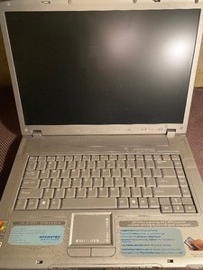lot 151 image: Averatec Laptop Computer, 6200 Series, No Power Cords