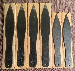 lot 157 image: Cold Steel Carbon Throwing Knives, 6