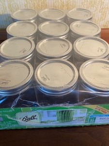 lot 178 image: Canning Jars, 12 Pint Jars w Lids and Bands, New Package