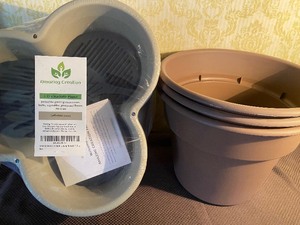 lot 188 image: Amazing Creation 5-Tier Stackable Planter and (3) Pots, All New