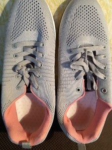lot 193 image: Ladies Athletic Shoes, European Size 42 (Converts to 1111.5), New