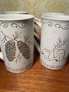 lot 242 image: Holiday Coffee Mugs (8), 4 Different Patterns, Like New
