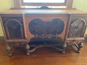 lot 111 image: Antique Buffet, Endres-Tompkins Co., Very Nice Condition