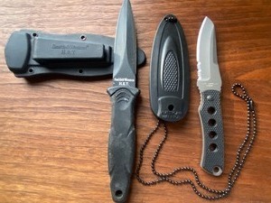 lot 254 image: Knives, Smith & Wesson and American Warrior, w Sheathes