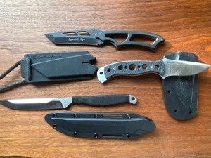 lot 255 image: Knives - Smith & Wesson and More