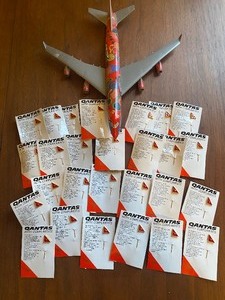 lot 315 image: Quantas Airplane and Vintage Pins