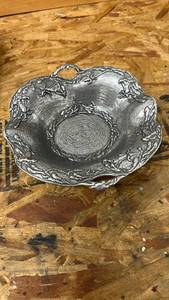 lot 523 image: Carson Statesmetal Decorative Metal Bowl