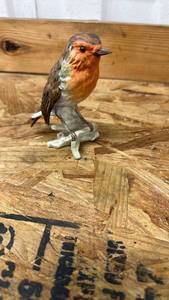 lot 526 image: Goebel Robin Porcelain Figurine