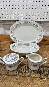 lot 533 image: Noritake Blue Floral Serving Set