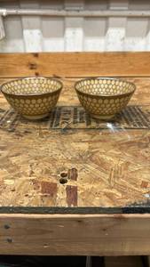 lot 535 image: Japanese Honeycomb Pattern Rice Bowls Set of 2