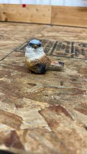lot 547 image: Decorative Bird Figurine