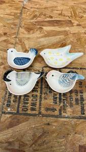 lot 548 image: Decorative Ceramic Bird Trinket Dishes - Set of 4