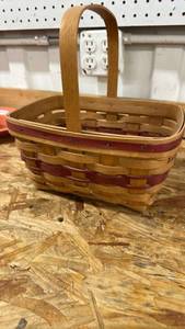 lot 569 image: Longaberger Small Market Basket