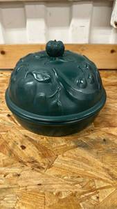 lot 576 image: Ceramic Covered Bowl, the dish is almost 2 inches tall and 7 inches round, with lid it is about 6 inches tall, see pics for slight damage