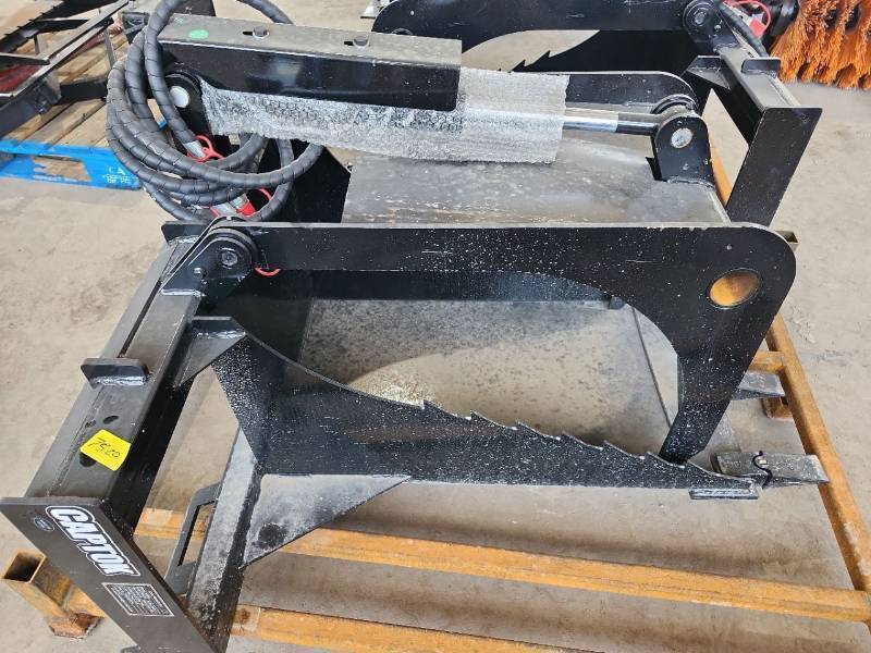 lot 7520A image: Unused Captok Stump Grab Bucket  SGB20