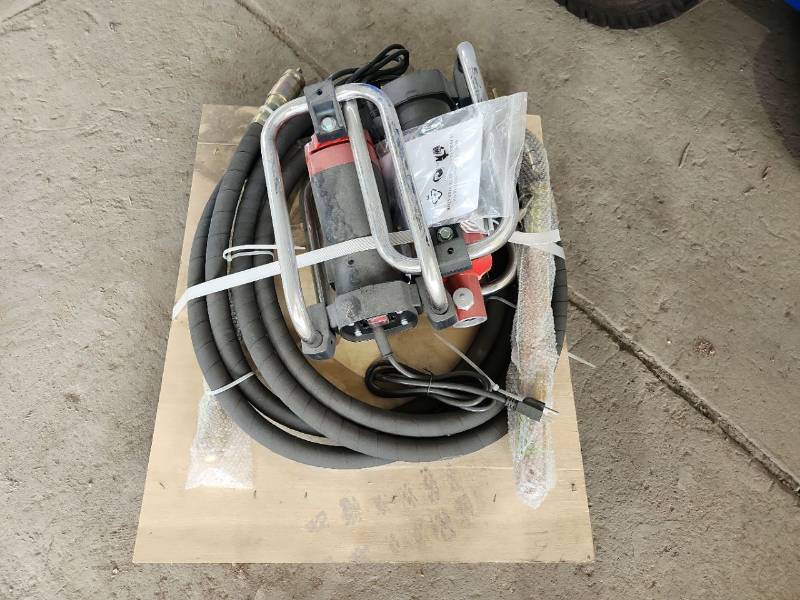 lot 7559A image: Unused Captok CK-ZDQ160 Concrete Vibrator