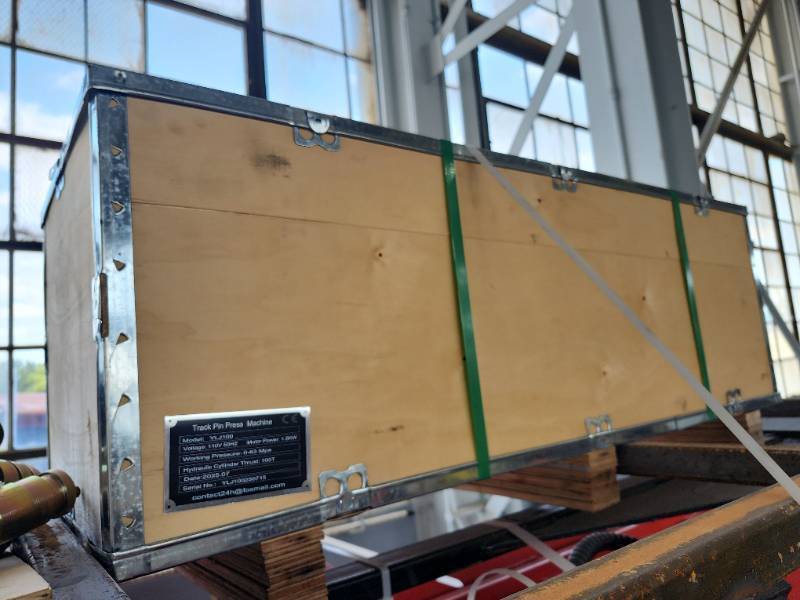 lot 7561 image: Unused Captok Track Pin Press Machine  YLJ100