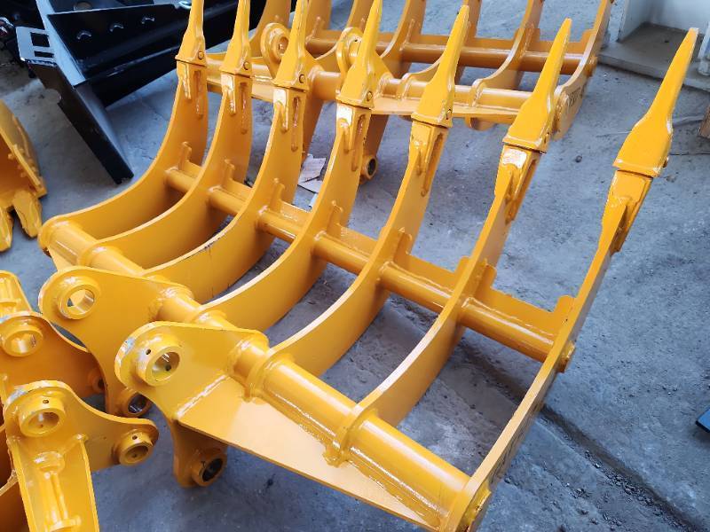 lot 11023A image: CAT 307 Excavator Rake  48-Inch with Teeth