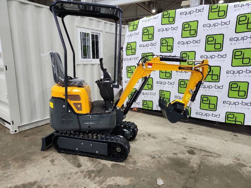 lot 3804 image: Unused INFRONT YFE10 MINI Excavator Model YFE10