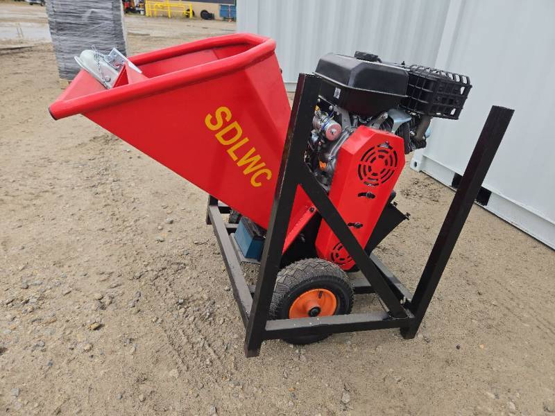 lot 9906 image: SDLANCH Commercial Wood Chipper  Model SDLWC