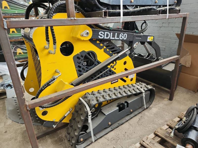 lot 9963 image: SDLANCH SDLL60 Mini Skid Steer Loader