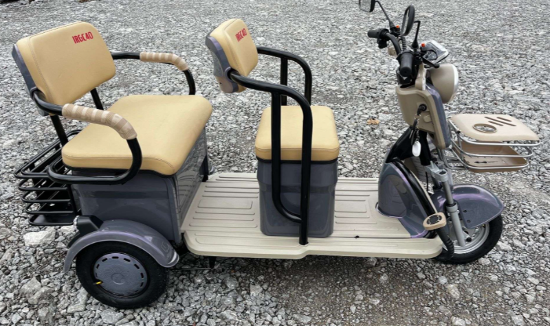lot 201 image: IRGC40 Electric Vehicle  New In The Box