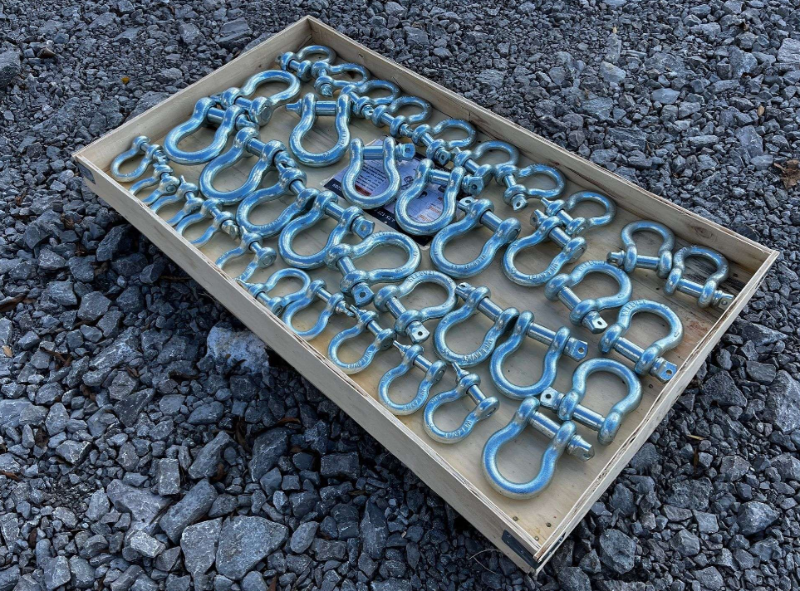 lot 2968 image: Unused Landhonor 4.75-12T Anchor Shackle  LHR G209&nbsp