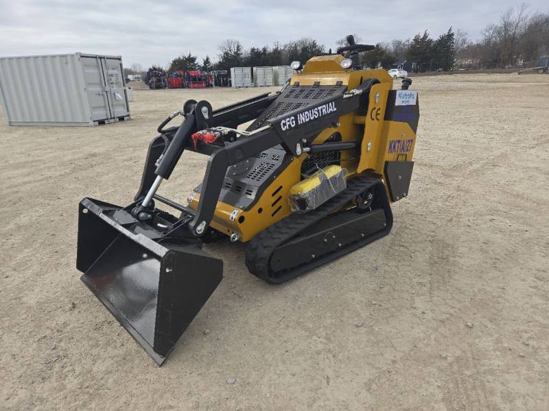 lot 2008 image: Unused 1.4 Ton, Kubota Diesel Engine 27HP Mini Skid Steer KKT(A)27 - Triple Hydraulic Pumps - Kubota D1105 Water Cooled Diesel Engine