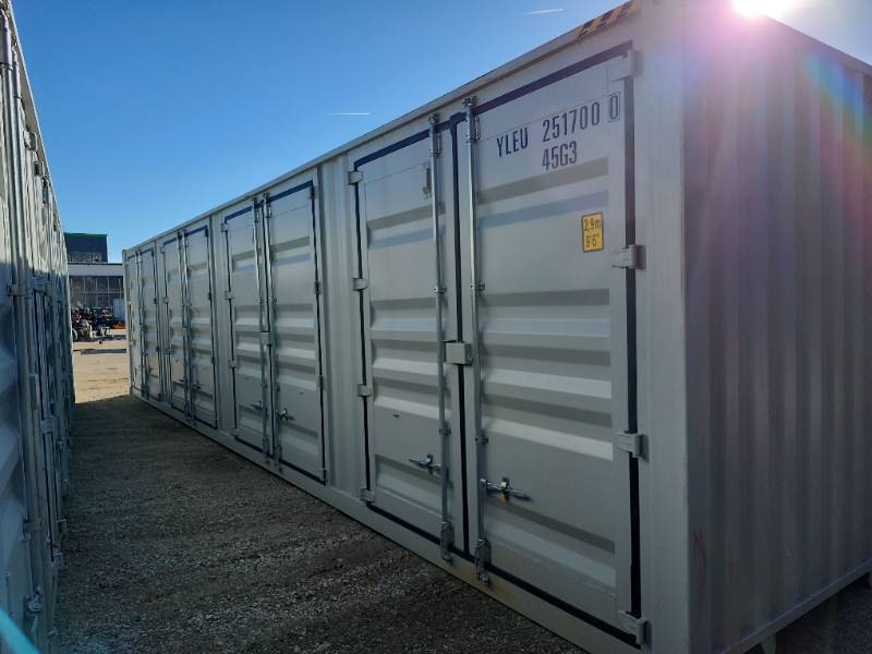 lot 7599 image: One Way Use 40 High Cube Storage Container, APPROX 102 TALL X 96 WIDE X 40 DEEP  YLEU2517000