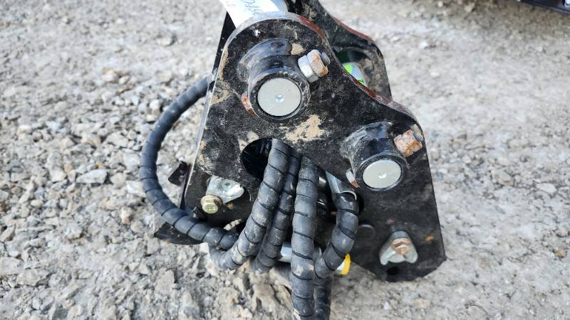 lot 7069D image: Mini Excavator Hydraulic Quick Coupler