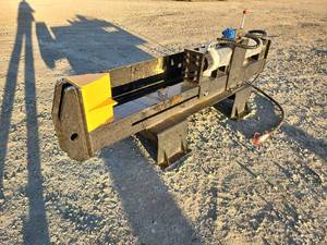 lot 7905 image: Unused CAPTOK Skid Steer Side Shift Log Splitter  CK-SLS26