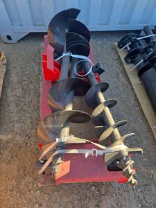 lot 12022 image: Unused GIYI Skid Steer Auger Attachment  GY-AG70  Red