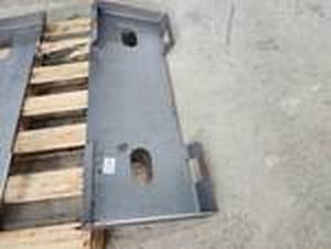 lot 12026 image: Unused Standard Size Skid Steer Mounting Plate - GIYI-S10