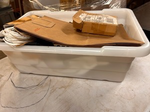 lot 354044 image: Bulk Lot Of Various Bag&Tags Shipping-Retail-Vendor