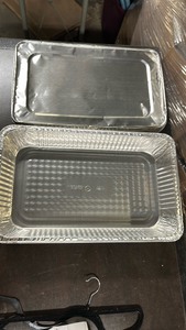 lot 354045 image: Bulk Lot 9 Aluminum Roasting Pans With Lids