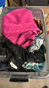 lot 354253 image: Mixed Tote Of Women��s Plus Size apparel-Heavy Summer-Undergarments