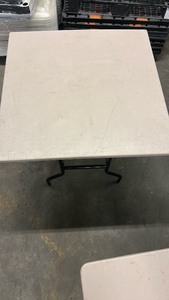 lot 354254 image: Durabke 48��x48��Made in The USA Folding Banquet Table with White Top - Retail $45