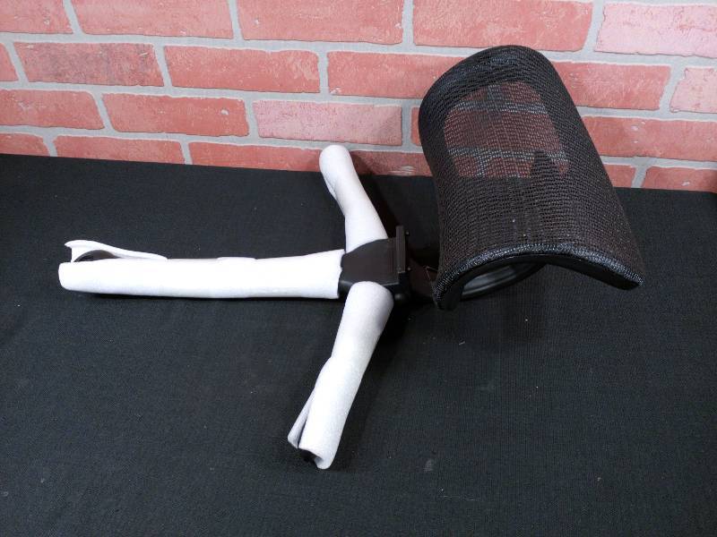 lot 7 image: Alera Office Chair EQ Series Headrest - Mesh