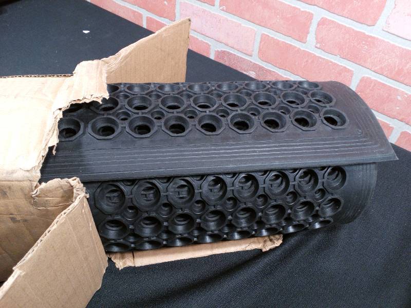 lot 15 image: Beveled Drainage Kitchen Mat