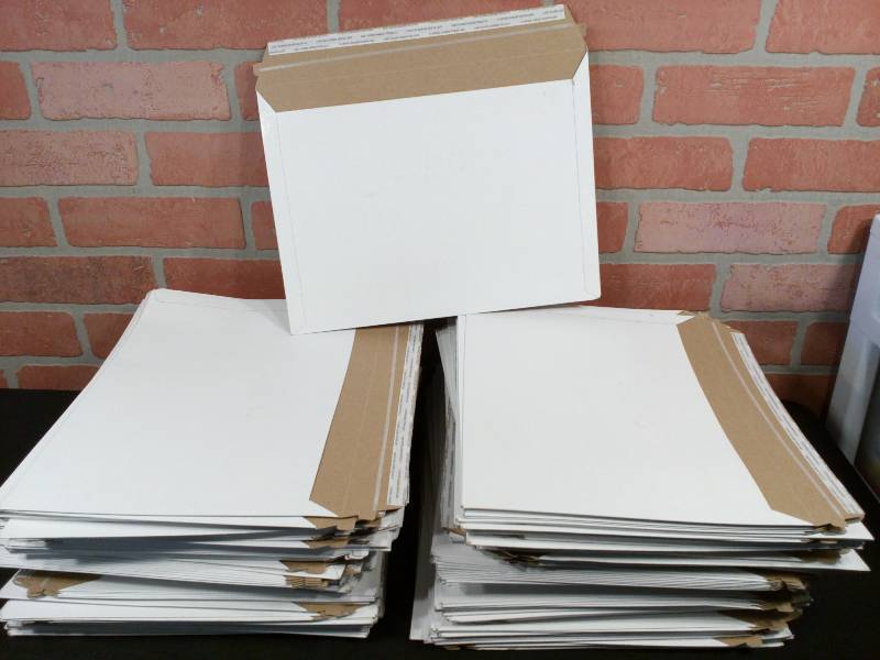 lot 29 image: Flat Shipping Envelopes - Cardboard