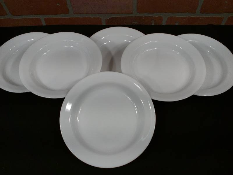 lot 39 image: Corelle Rimmed SoupSalad Bowls