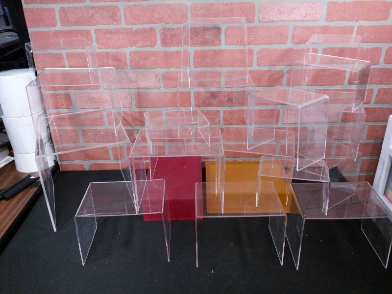 lot 44 image: Acrylic Display Stands & Shelving