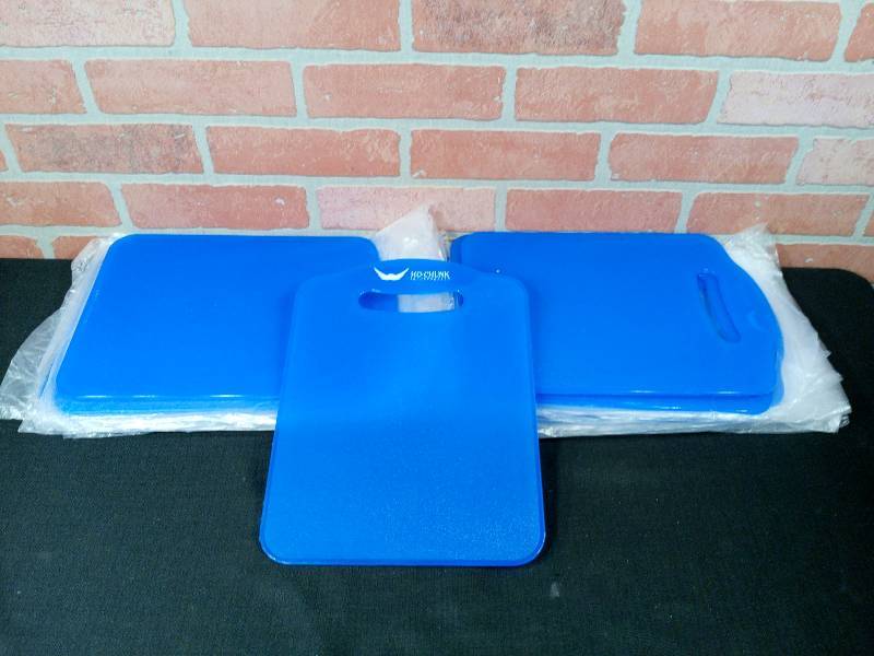 lot 60 image: Acrylic Transparent Blue Cutting Board With Logo