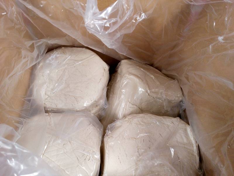 lot 79 image: Crayola Air Dry Clay