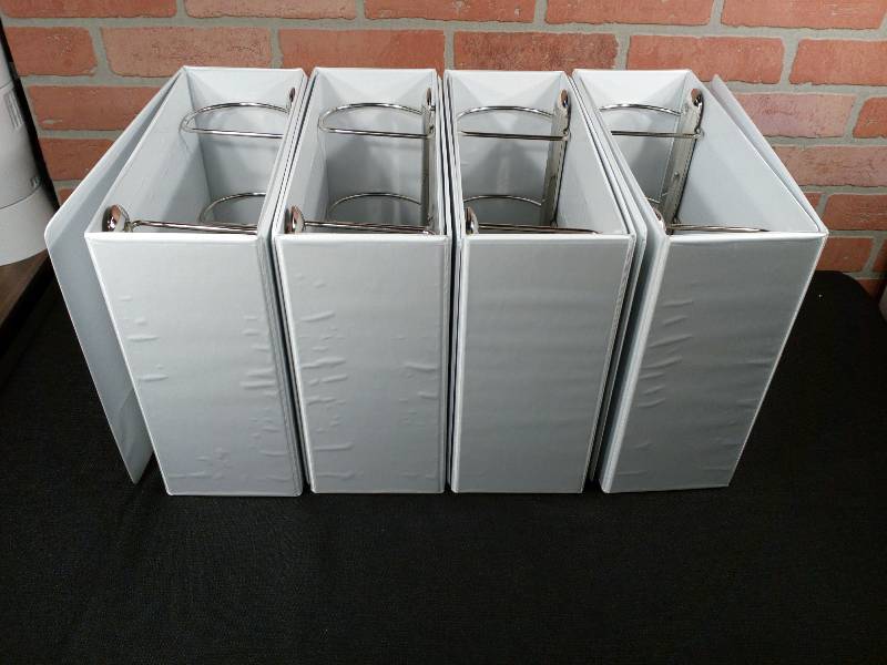 lot 81 image: 5 3-Ring D-Ring White Binders