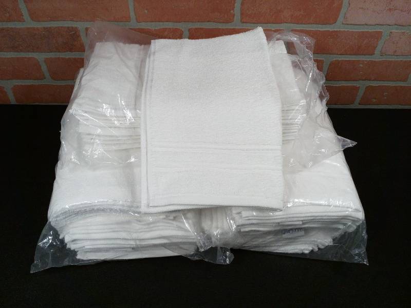 lot 97 image: WynDry Hand Towels