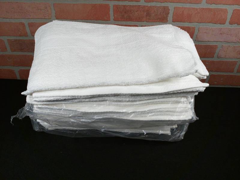 lot 101 image: Hilton Hand Towels 86% Cotton & 14% Polyester