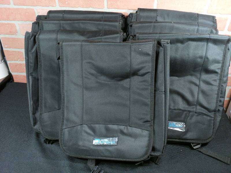 lot 104 image: Lap Top Shoulder Bags With Logo