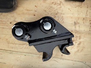 lot 1375D image: Unused Mini Excavator Quick Change Coupler for accessory implements on boom