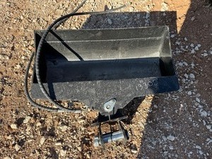 lot 1330D image: Unused Hydraulic Tilting Smooth Bucket for Excavator